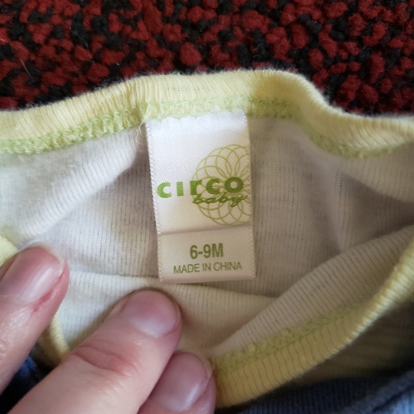 Cute uni-sex 2 pc outfit - Picture 3 of 5